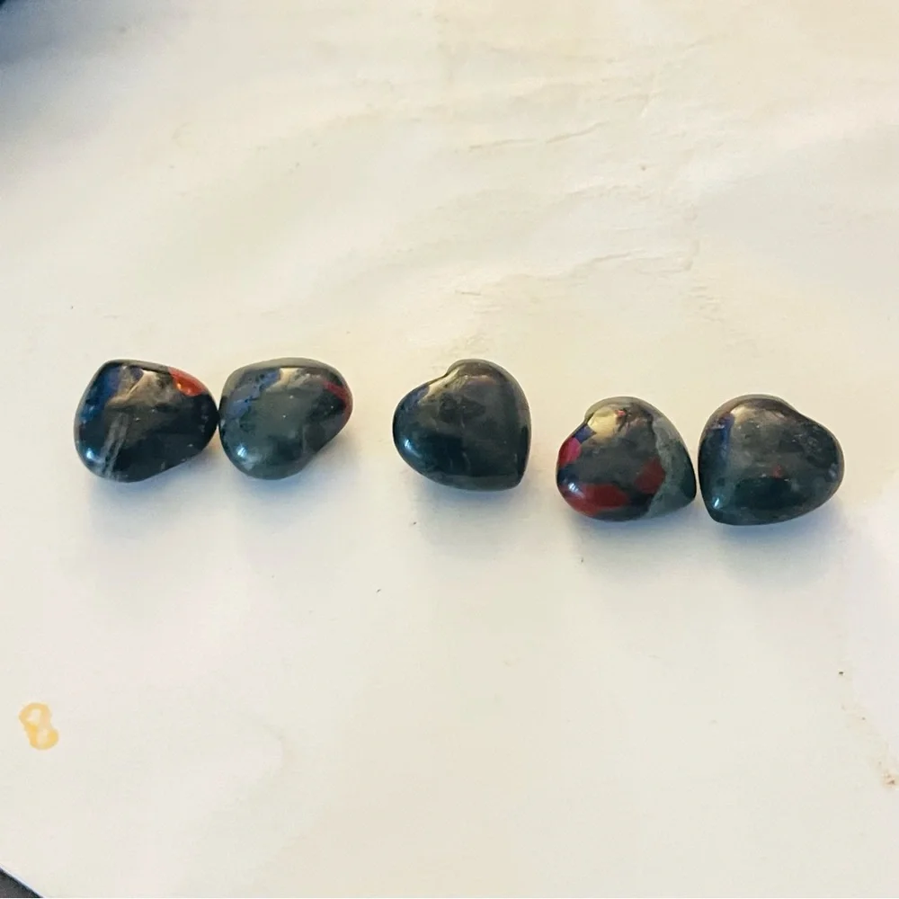 New Natural Rare Natural Bloodstone Crystal Red Green Small Heart Pocket Stone